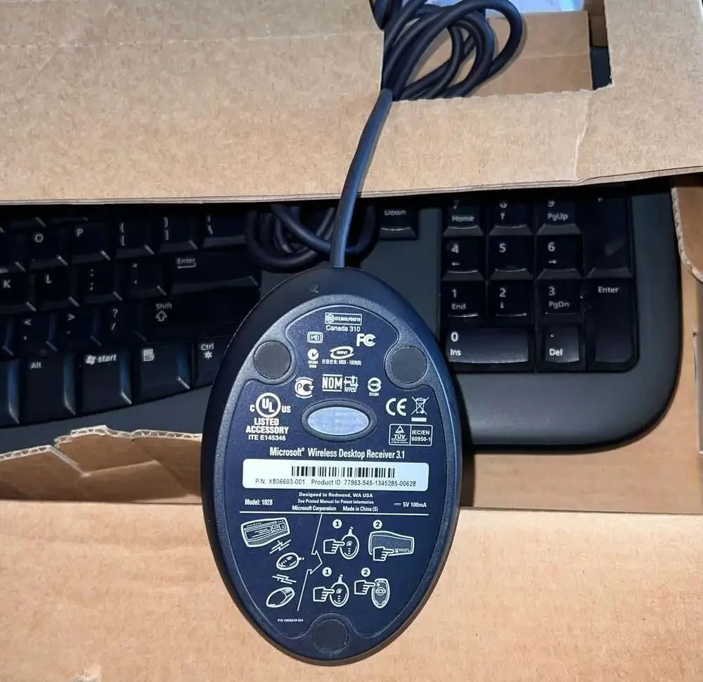 Microsoft Wireless Desktop 3000 Keyboard and Mouse Set